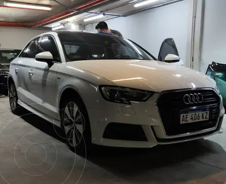 Audi A3 Sedan 40 T FSI S-Line usado (2019) color Blanco precio u$s32.000