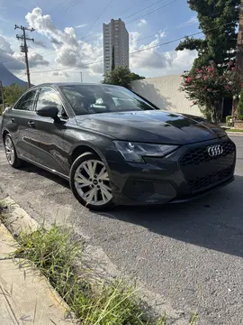 Audi A3 Sedan 35 TFSI Dynamic usado (2022) color Gris Dakota precio $445,000