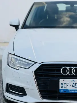 Audi A3 Sedan 35 TFSI Dynamic usado (2019) color Blanco precio $365,000