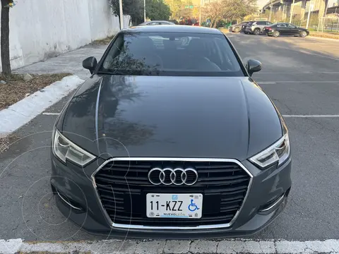 Audi A3 1.4L T FSI Ambiente usado (2017) color Gris precio $239,000
