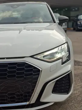 Audi A3 2.0L S-Line Aut usado (2024) color Blanco financiado en mensualidades(enganche $140,800 mensualidades desde $15,807)