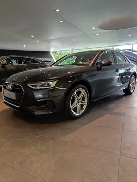 Audi A4 40 T FSI nuevo color Gris precio u$s62.000