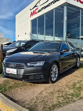 Audi A4 2.0 T FSI S-tronic Front usado (2019) color blue precio u$s36.000