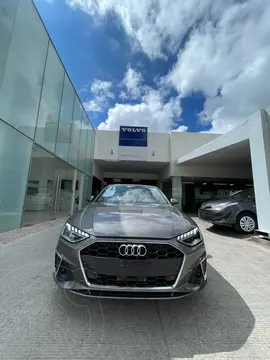 Audi A4 45 TFSI S Line (252hp) usado (2021) color GRIS TERRA METALICO precio $670,000