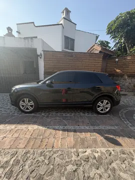 Audi Q2 1.4L T Select usado (2023) color Gris Oscuro precio $450,000