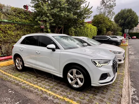 Audi Q3 35 TFSI S Line usado (2022) color Blanco Amalfi precio $520,000