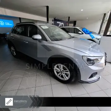 Audi Q3 1.4T Dynamic usado (2022) color Plata Hielo precio $530,000