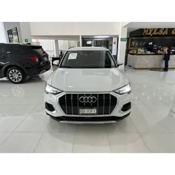 Audi Q3 Q3 usado (2024) color Blanco precio $489,000
