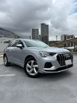 Audi Q3 40 TFSI Select usado (2023) color plateado precio $636,980
