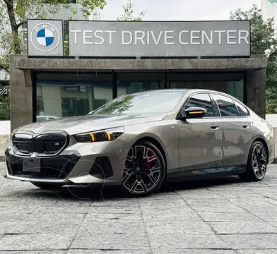 BMW i5 M60 xDrive usado (2024) color Gris financiado en mensualidades(enganche $283,580 mensualidades desde $27,975)