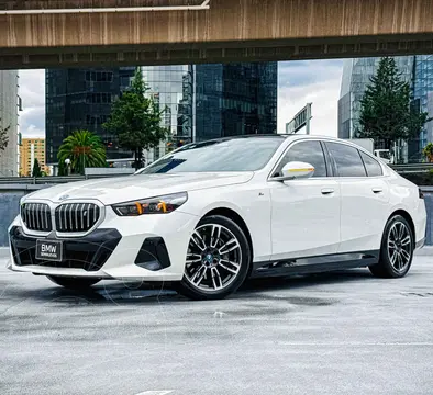 BMW i5 eDrive40 usado (2024) color Blanco precio $1,099,000