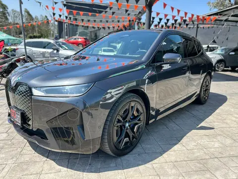 BMW iX xDrive40 usado (2024) color Negro precio $1,200,000