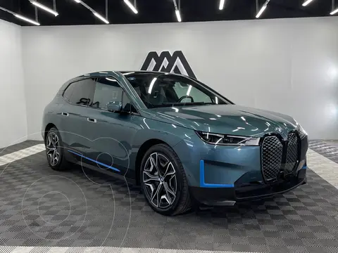 BMW iX xDrive 40 usado (2023) color Azul precio $1,099,999