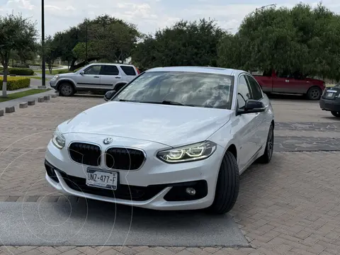 BMW Serie 1 Sedan 120iA Sport Line usado (2019) color Blanco precio $290,000