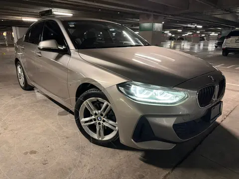 BMW Serie 1 Sedan 118iA M Sport usado (2020) color Cafe precio $409,900