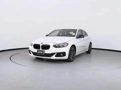 foto BMW Serie 1 Sedán 118iA Sport Line usado (2019) color Negro precio $473,999