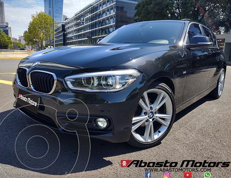 foto BMW Serie 1 118i Sport Line 5P usado (2017) color Negro Zafiro precio u$s21.900