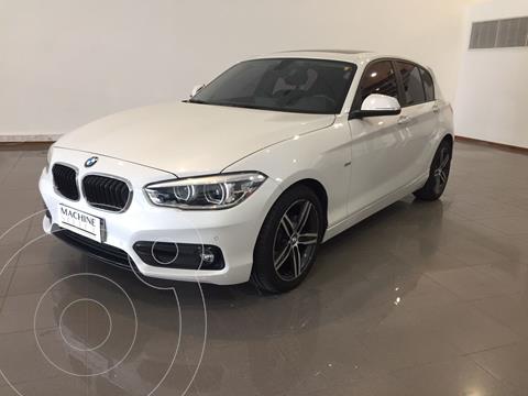 BMW Serie 1 118i Sport Line 5P usado (2017) color Blanco precio $6.200.000