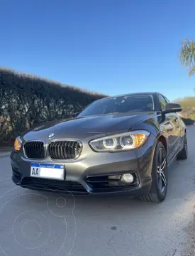 BMW Serie 1 120i Sport Line 5P Aut usado (2017) color Gris precio u$s28.000