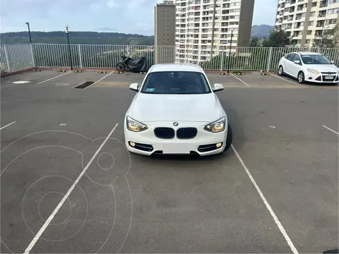 BMW Serie 1 114i 5P usado (2015) color Blanco precio $9.990.000