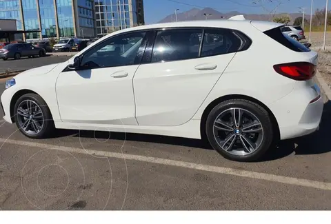 BMW Serie 1 118d Sport usado (2021) color Blanco precio $27.500.000