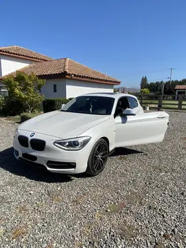 BMW Serie 1 120i Aut 3P M Sport usado (2015) color Blanco precio $16.490.000