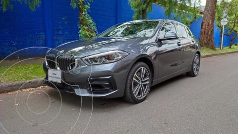 foto BMW Serie 1 118i Sport Line R17 usado (2020) color Plata precio $101.900.000