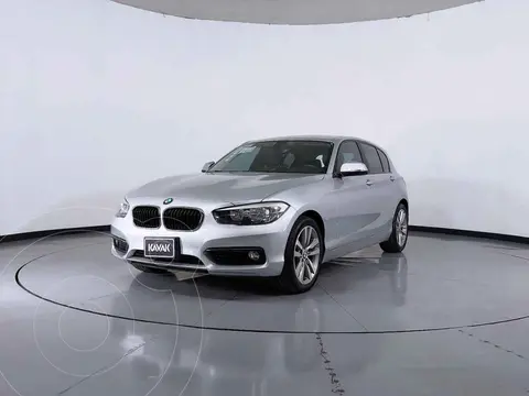 BMW Serie 1 120i usado (2017) color Plata precio $402,999
