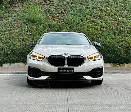 BMW Serie 1 118i usado (2021) color Blanco precio $415,000