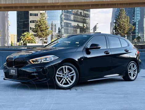 BMW Serie 1 118i usado (2024) color Negro financiado en mensualidades(enganche $147,180 mensualidades desde $14,519)