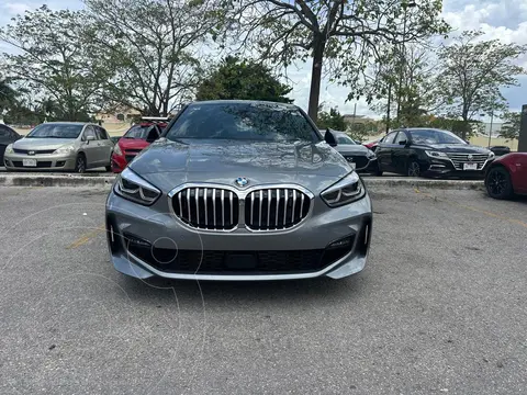 BMW Serie 1 118i usado (2024) color Plata precio $680,000