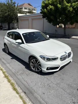BMW Serie 1 118i Urban Line usado (2016) color Blanco Alpine precio $220,000