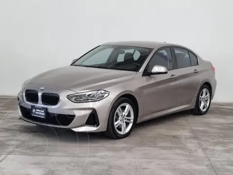 BMW Serie 1 118i usado (2021) color Crema precio $640,000