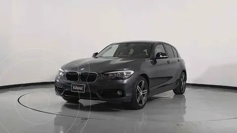 BMW Serie 1 118iA Sport Line usado (2019) color Gris precio $470,999