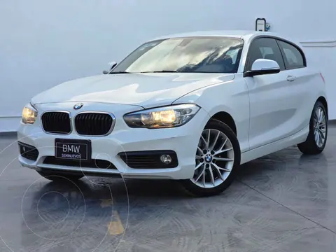 BMW Serie 1 3P 120i usado (2017) color Blanco financiado en mensualidades(enganche $61,380 mensualidades desde $6,055)