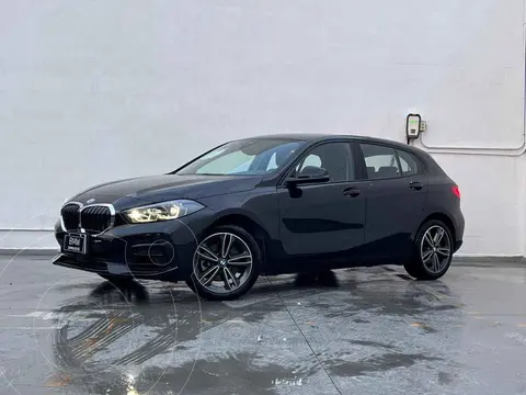 BMW Serie 1 118i usado (2024) color Negro precio $629,000