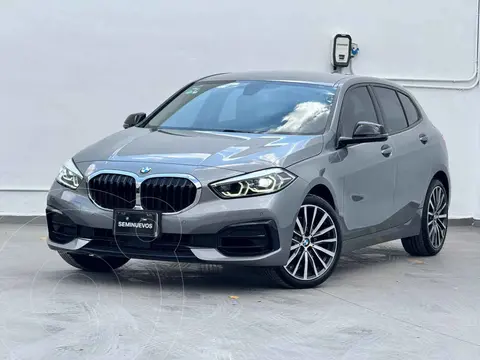 BMW Serie 1 118i usado (2024) color Gris precio $629,000