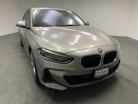 foto BMW Serie 1 3P 118i Sport Line usado (2020) color Naranja precio $560,000