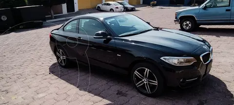 BMW Serie 2 Coupe 220iA Sport Line Aut usado (2017) color Negro Zafiro precio $312,000