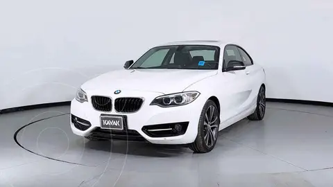 BMW Serie 2 Coupe 220iA Sport Line Aut usado (2016) color Blanco precio $358,999