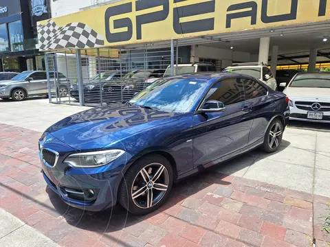 BMW Serie 2 Coupe 220iA Sport Line Aut usado (2017) color Azul Profundo precio $310,000