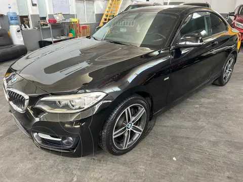 BMW Serie 2 Coupe 220iA Aut usado (2017) color Negro Zafiro precio $350,000