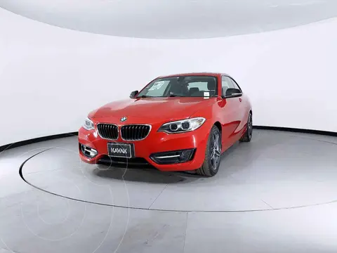foto BMW Serie 2 Coupé 220iA Sport Line Aut usado (2016) color Rojo precio $361,999