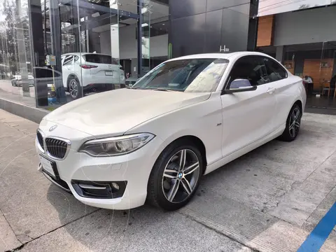 BMW Serie 2 Coupe 220iA Sport Line Aut usado (2017) color Blanco precio $390,000