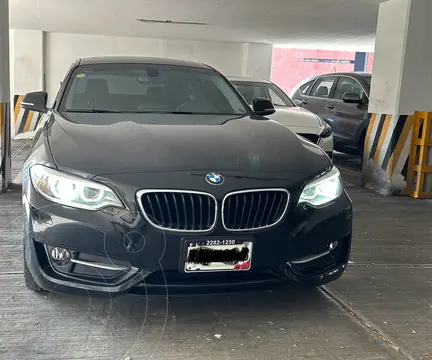 BMW Serie 2 Coupe 220iA Sport Line Aut usado (2017) color Negro Zafiro precio $368,000