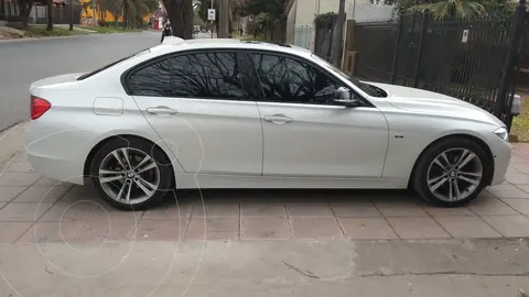 BMW Serie 3 Sedan 328i Sport Line usado (2013) color Blanco precio u$s30.000