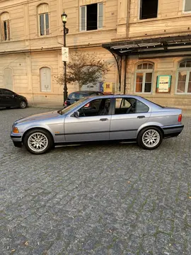 BMW Serie 3 Sedan 328i usado (1997) color Celeste precio u$s12.000