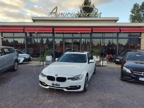 BMW Serie 3 Sedan 330i Sportive usado (2014) color Blanco precio u$s15.000