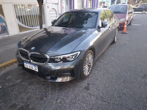 BMW Serie 3 Sedan 330i Sport Line usado (2019) color Gris Mineral precio u$s48.800