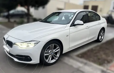 BMW Serie 3 318i Sport usado (2018) color Blanco precio $15.490.000